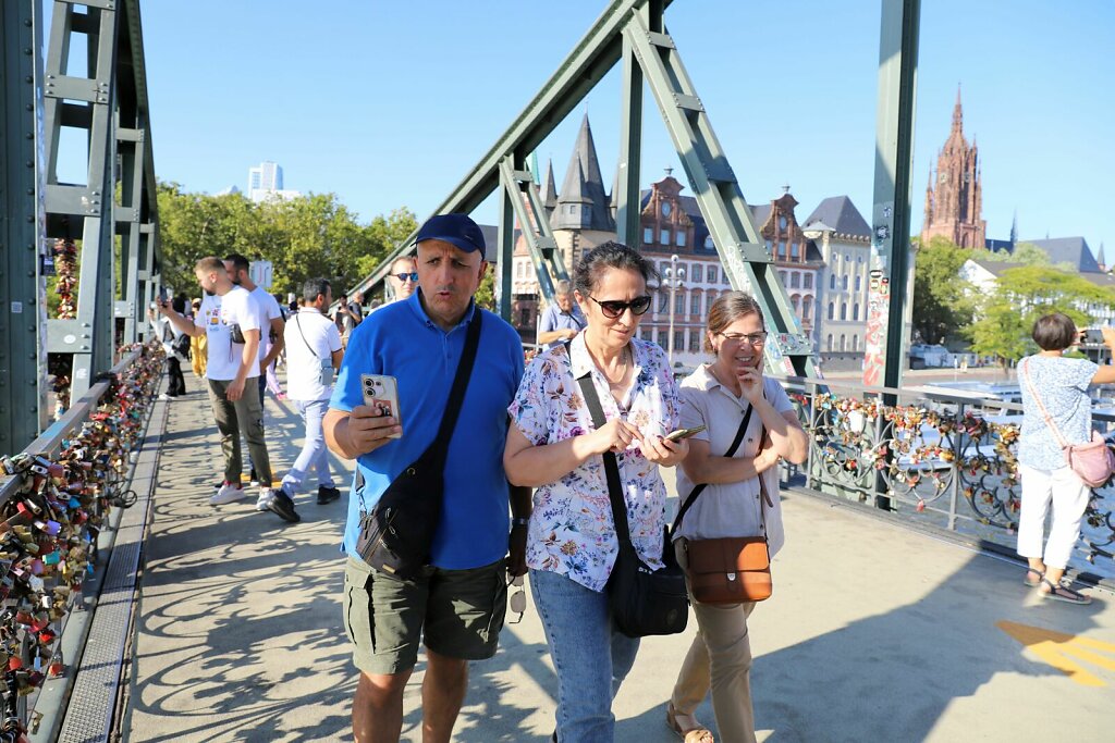 Frankfurt Main Demir yaya köprüsü