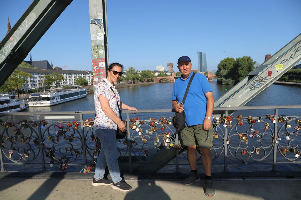 Frankfurt Main Demir yaya köprüsü