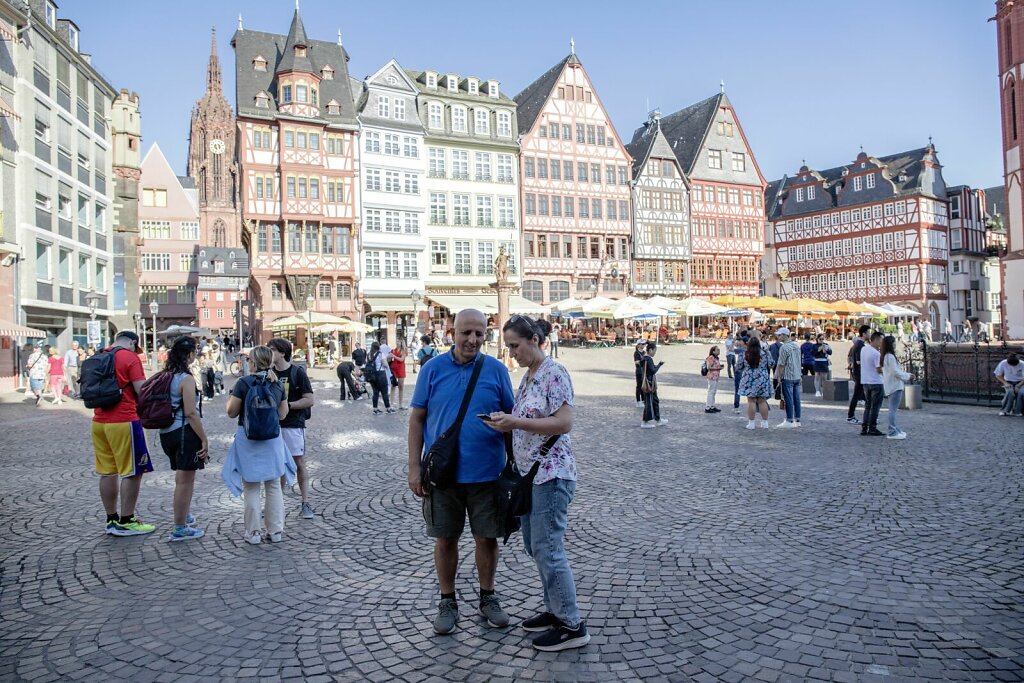 Frankfurt Römerplatzaya köprüsü